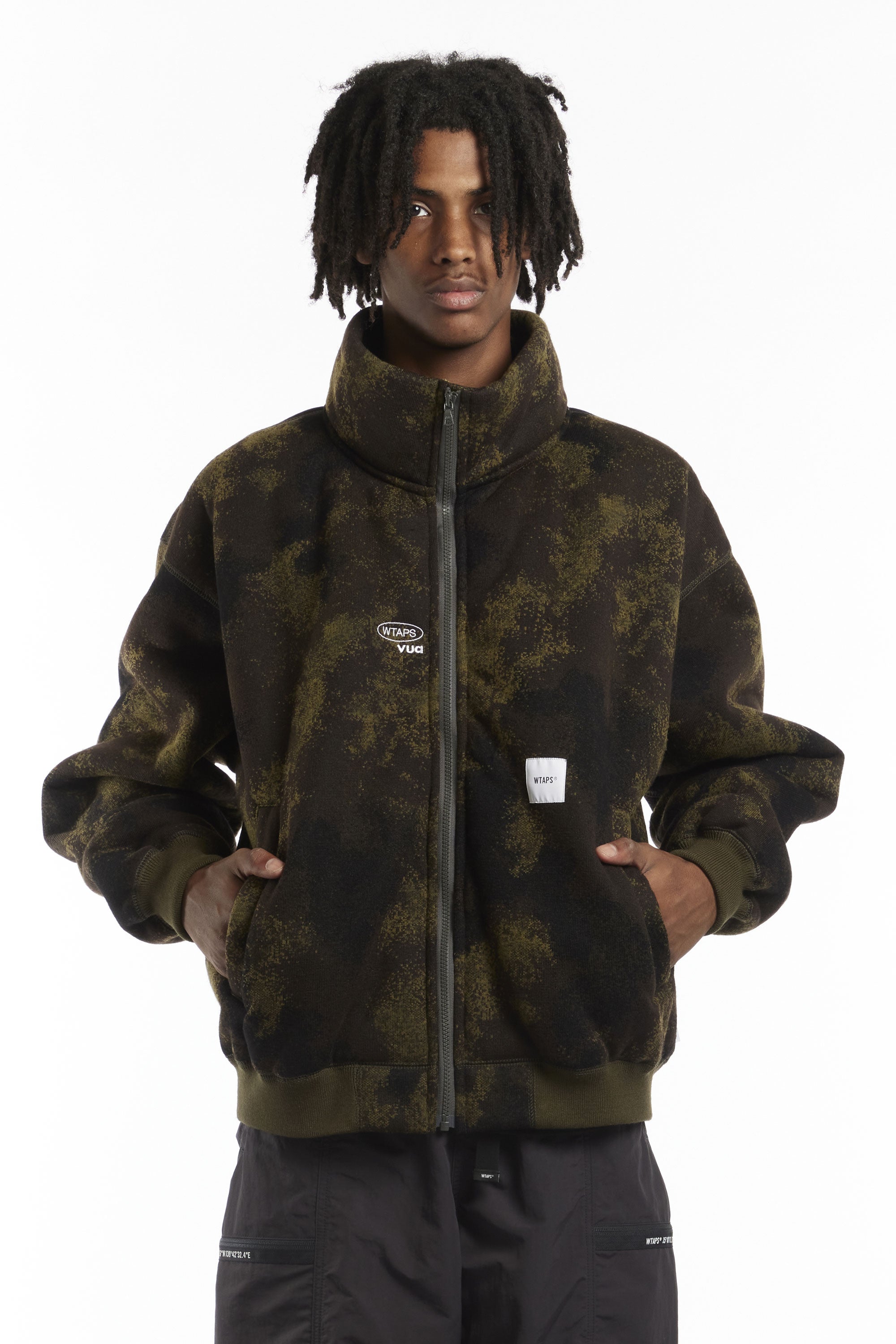 The WTAPS - BUNDLE BOA FLEECE JACKET OLIVE DRAB available online with global shipping, and in PAM Stores Melbourne and Sydney.