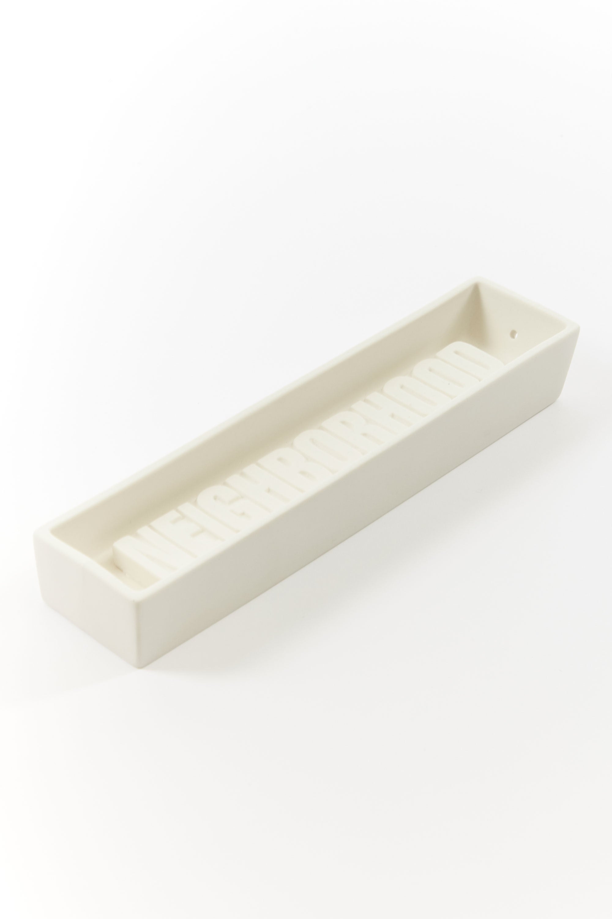 The NEIGHBORHOOD - NEIGHBORHOOD CERAMIC INCENSE TRAY WHITE available online with global shipping, and in PAM Stores Melbourne and Sydney.
