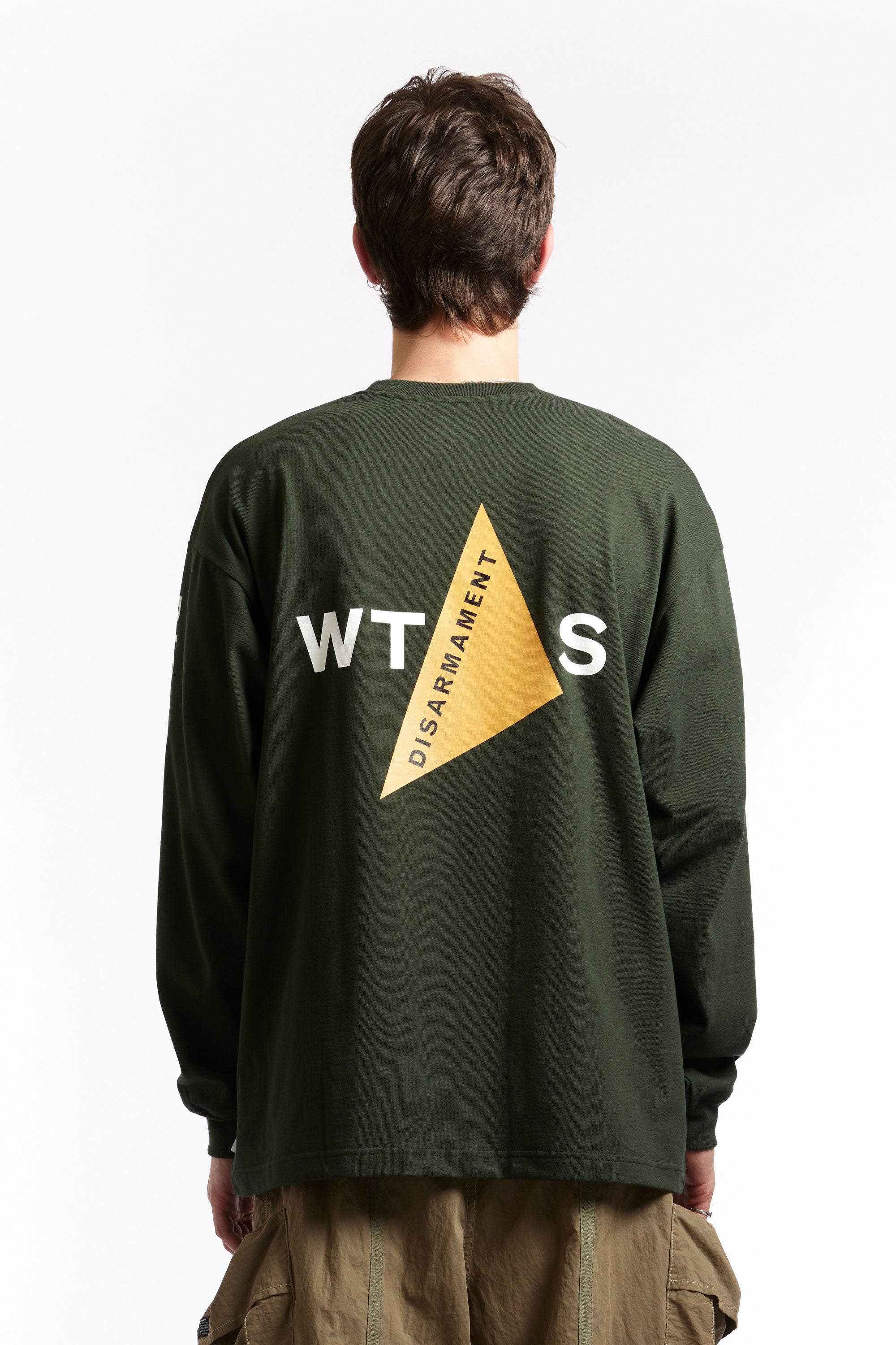 The WTAPS - OBJ 02 LS COTTON PULLOVER OLIVE DRAB available online with global shipping, and in PAM Stores Melbourne and Sydney.