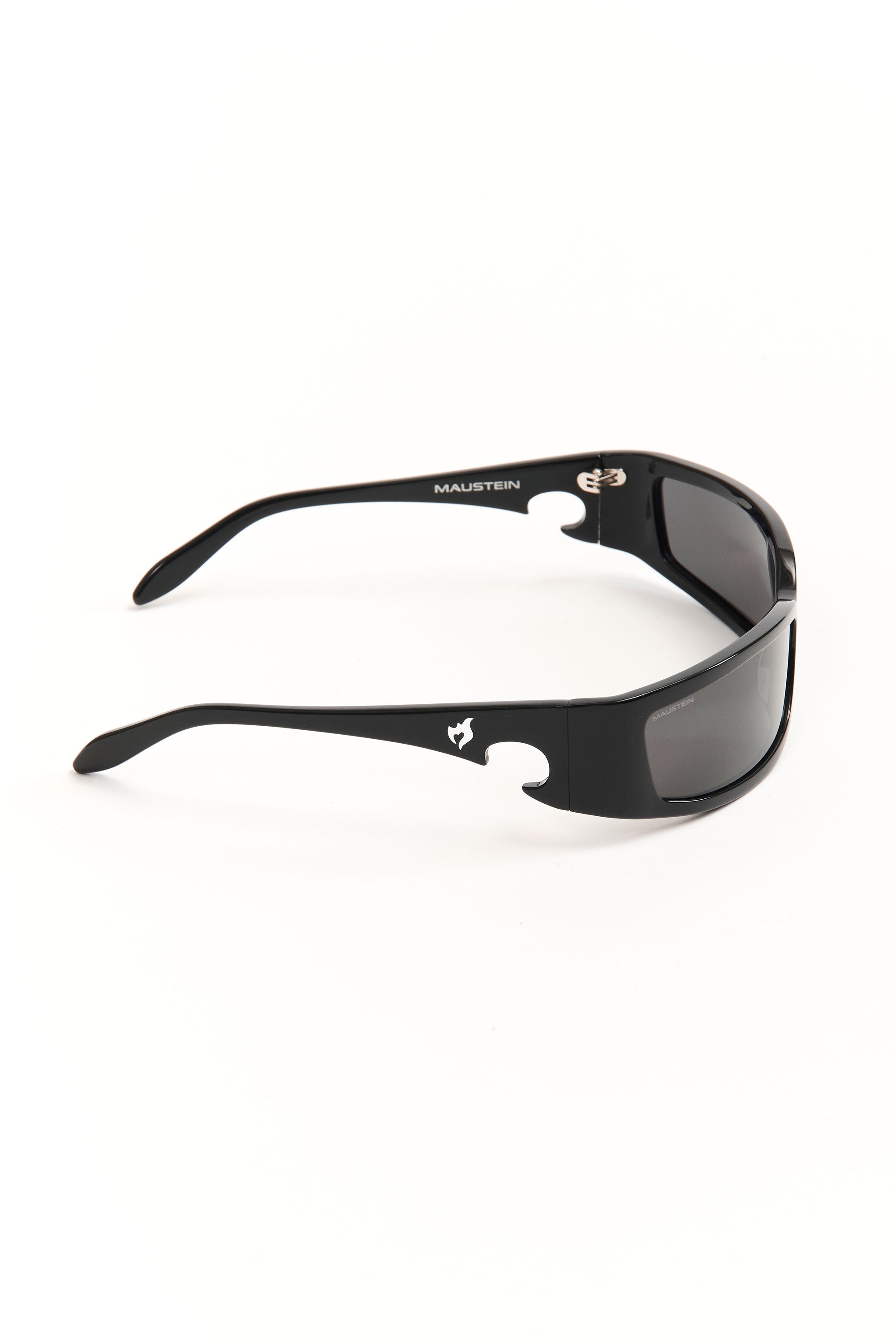 The VIPER - SHINY BLACK WITH SMOKE LENS available online with global shipping, and in PAM Stores Melbourne and Sydney.