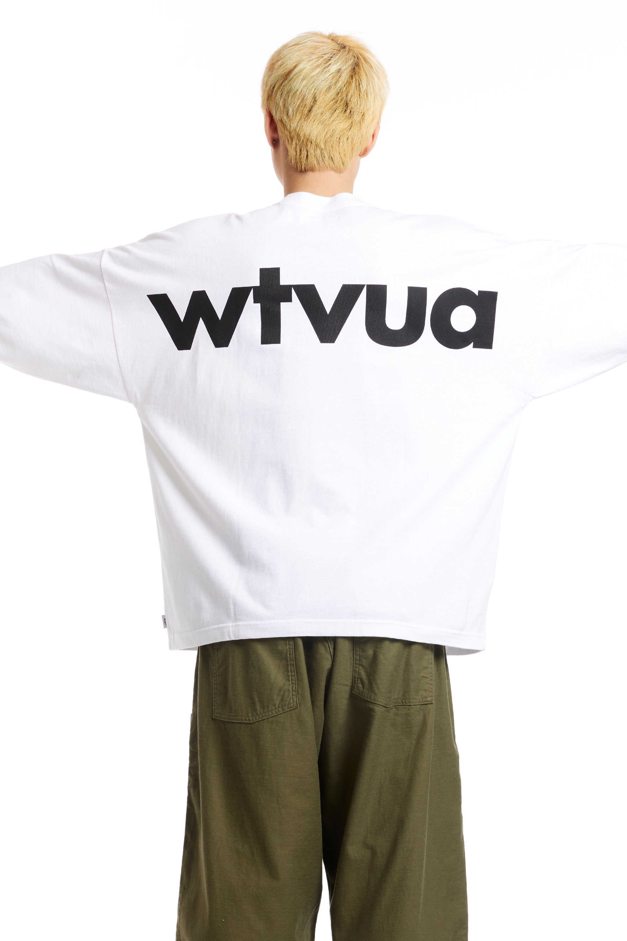 The VISUAL UPARMOURED WTVUA LS FORTLESS TEE SS24 available online with global shipping, and in PAM Stores Melbourne and Sydney.