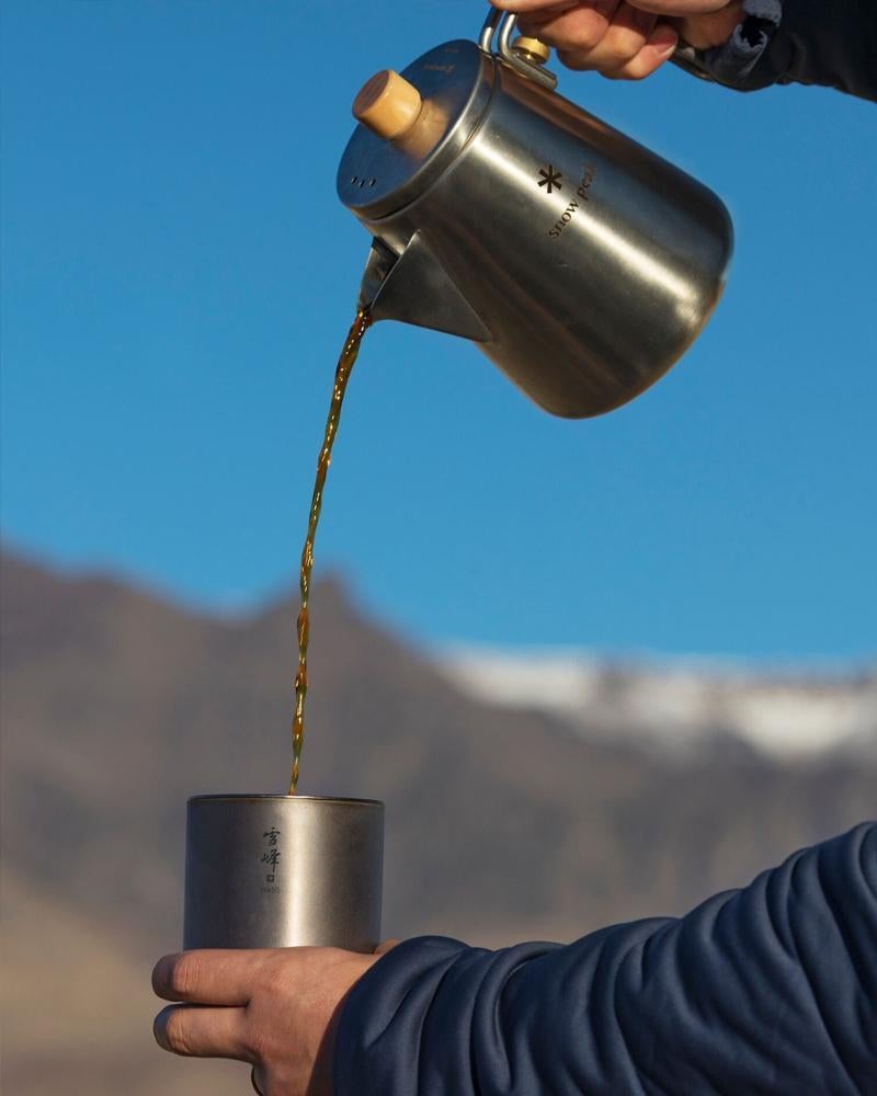 The FIELD BARISTA KETTLE available online with global shipping, and in PAM Stores Melbourne and Sydney.