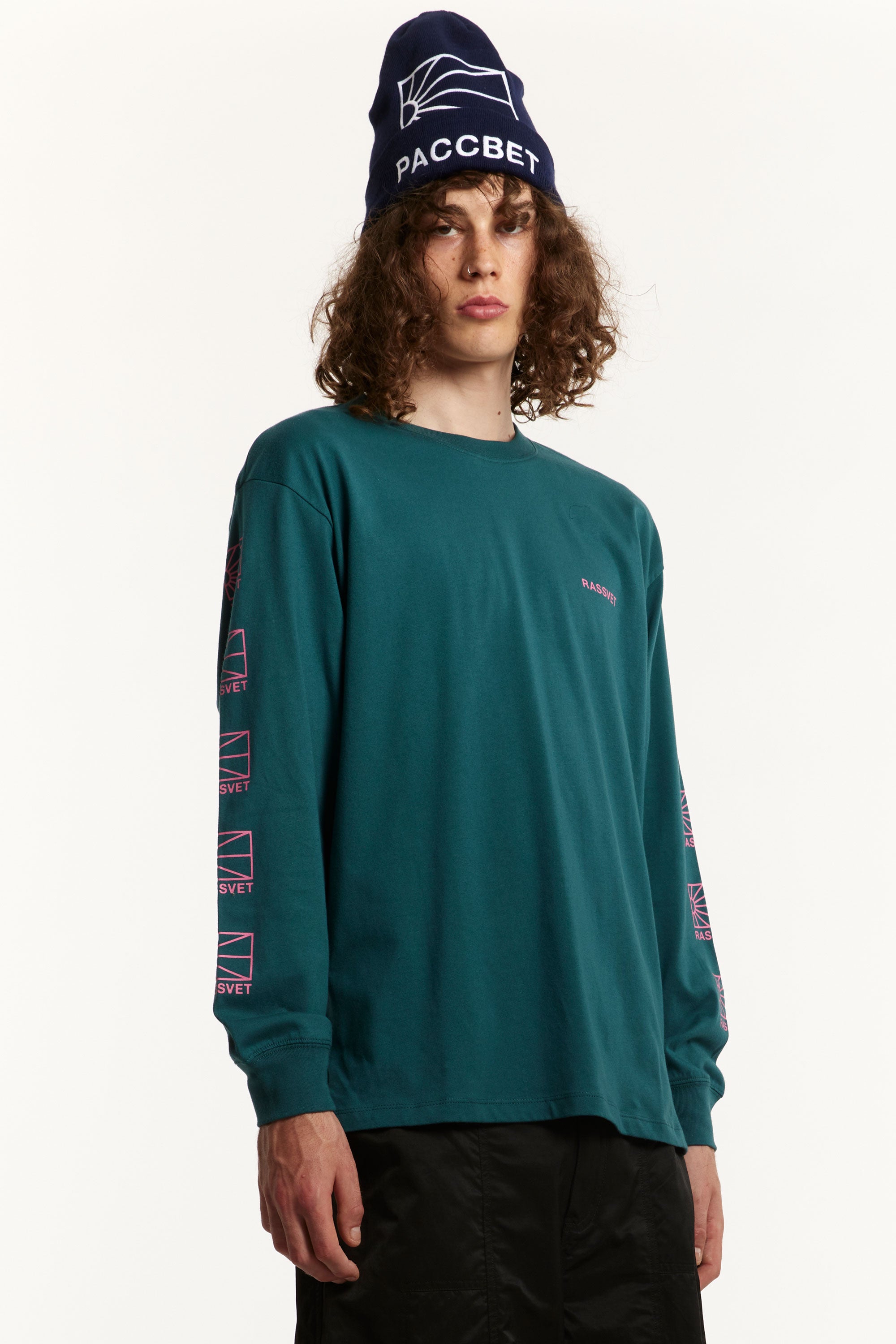 PACCBET（ラスベート） PACCBET SCRIPT SWEAT メンズ - トップスM-L_バズストア 5681円