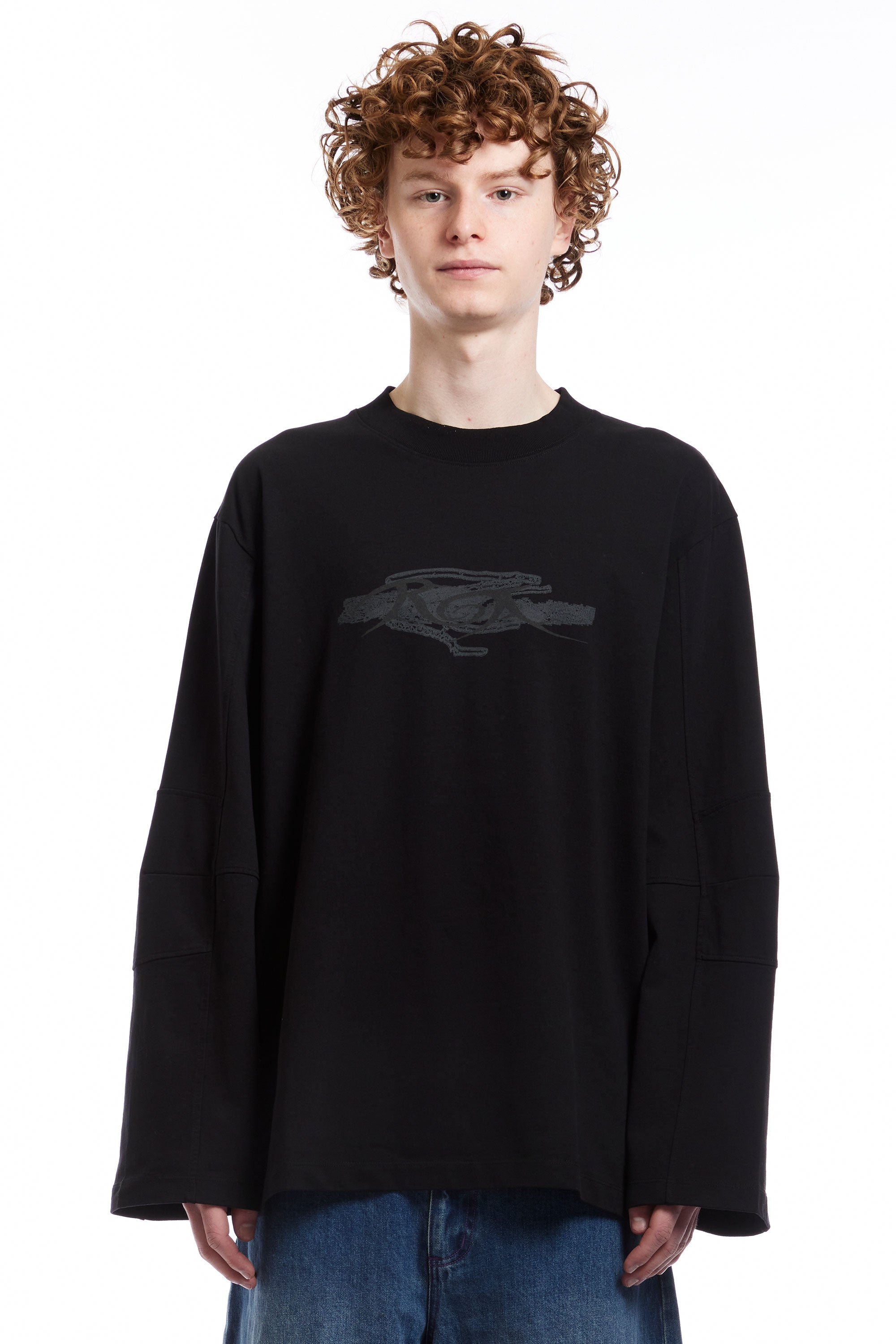 The ROA - LONG SLEEVE GRAPHIC TEE BLACK  available online with global shipping, and in PAM Stores Melbourne and Sydney.