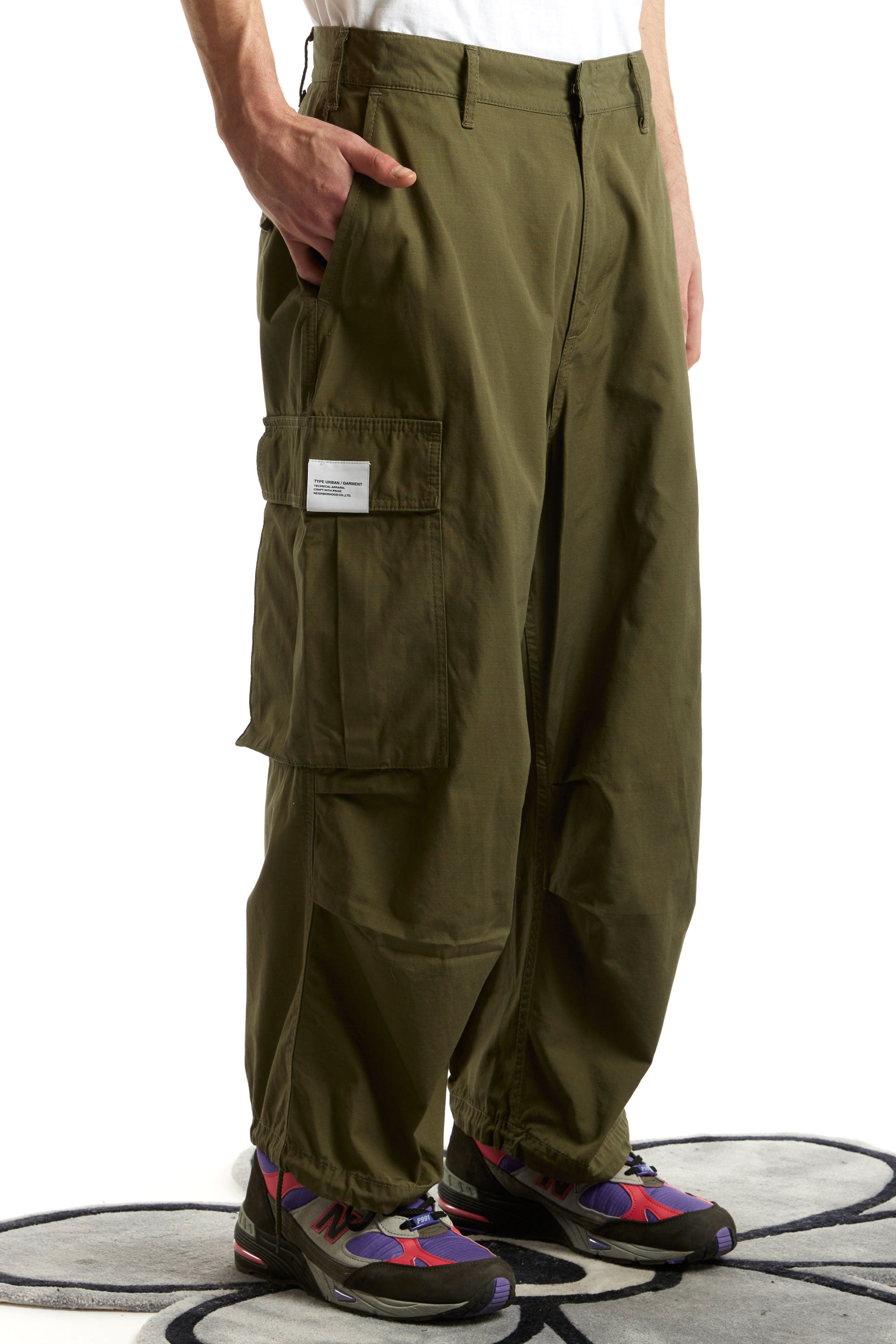 NEIGHBORHOOD WIDE CARGO PANTS KHAKI