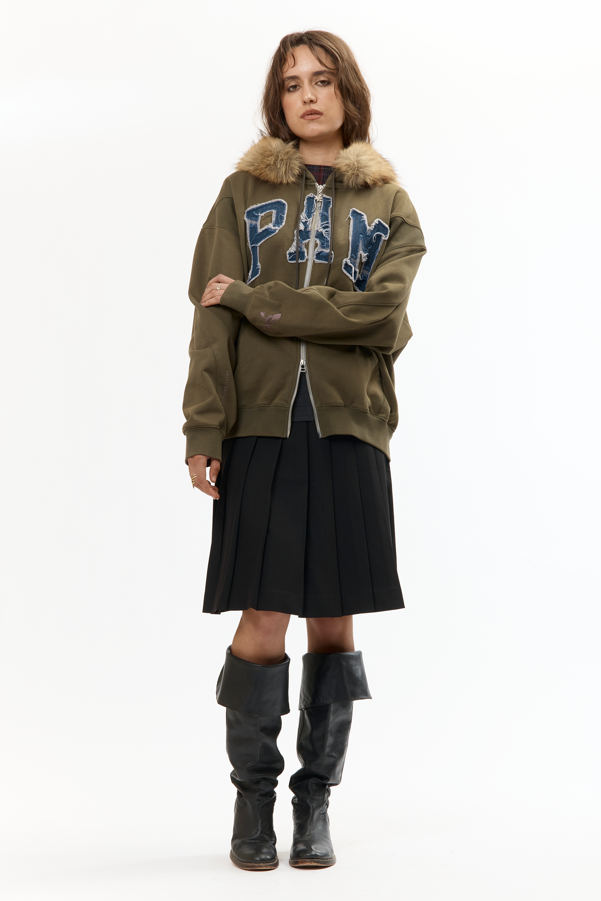 The PAM LOGO HOODED ZIP THRU KHAKI available online with global shipping, and in PAM Stores Melbourne and Sydney.