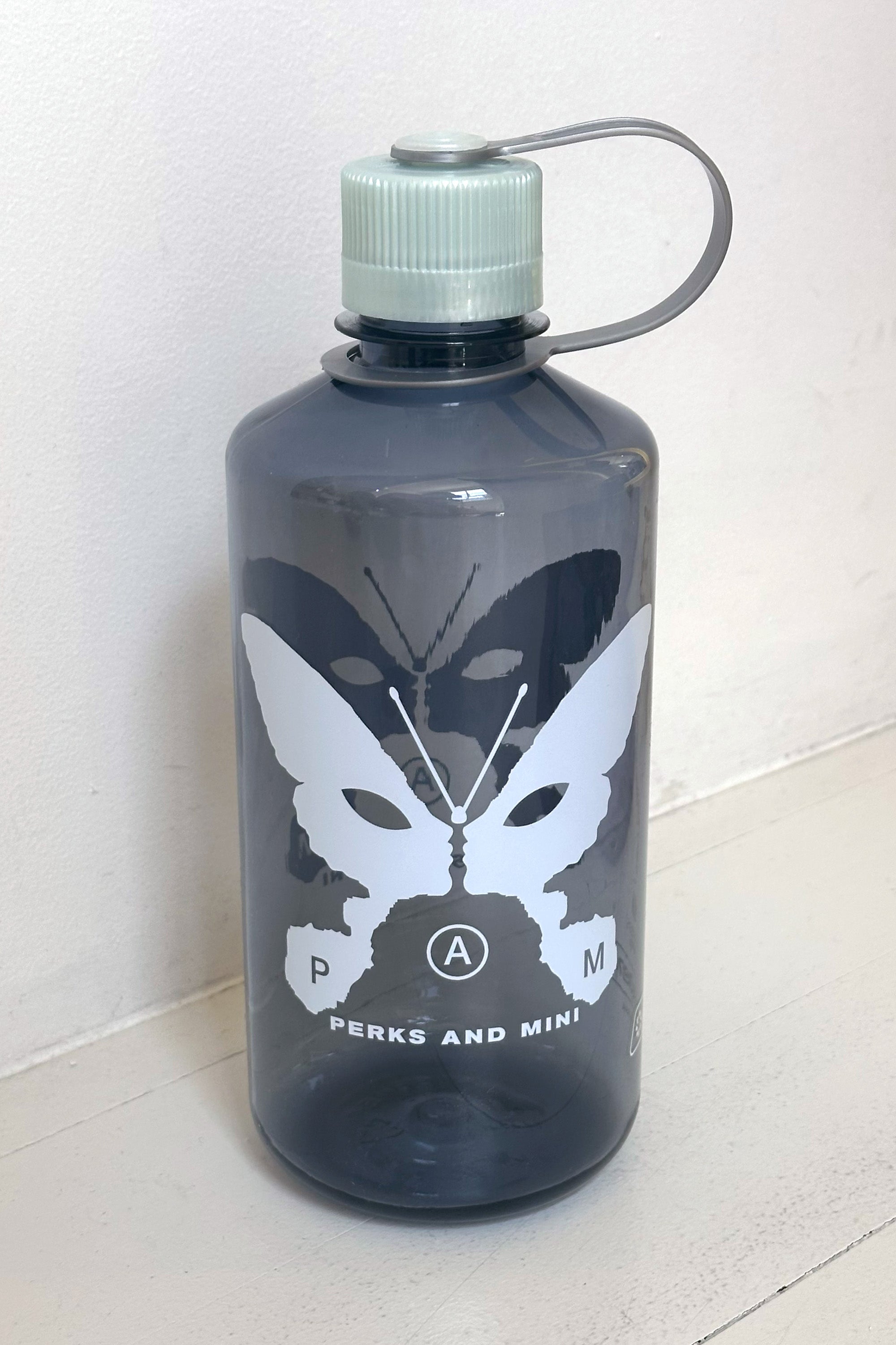 The ALIEN KISS 32oz NARROW MOUTH NALGENE (PAM EXCLUSIVE)  available online with global shipping, and in PAM Stores Melbourne and Sydney.