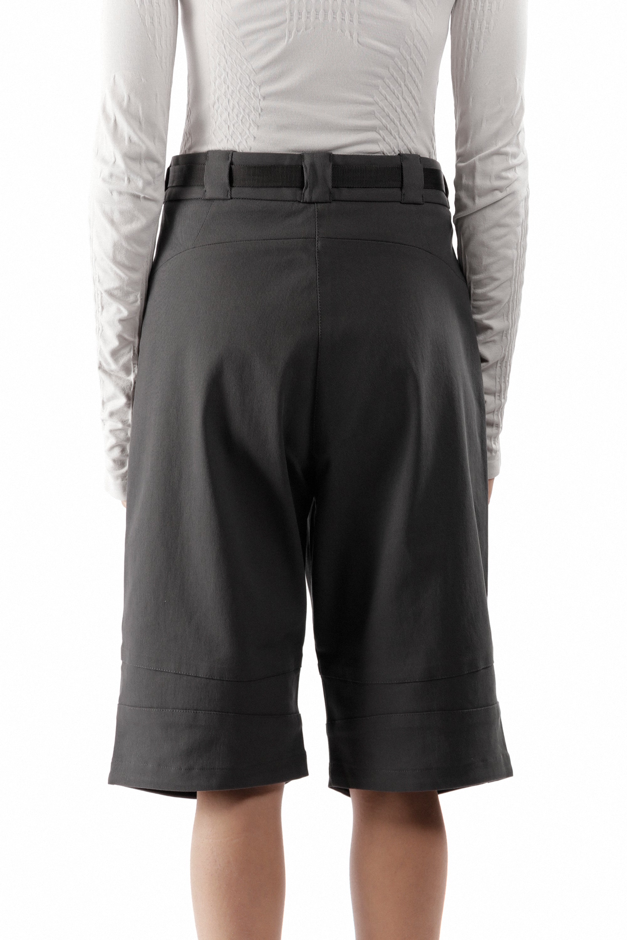 The Siera 3/4 Pant Anthracite available online with global shipping, and in PAM Stores Melbourne and Sydney.