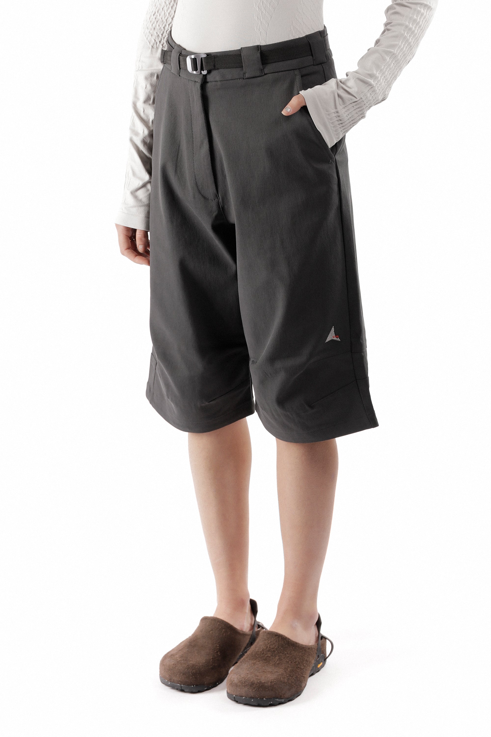 The Siera 3/4 Pant Anthracite available online with global shipping, and in PAM Stores Melbourne and Sydney.