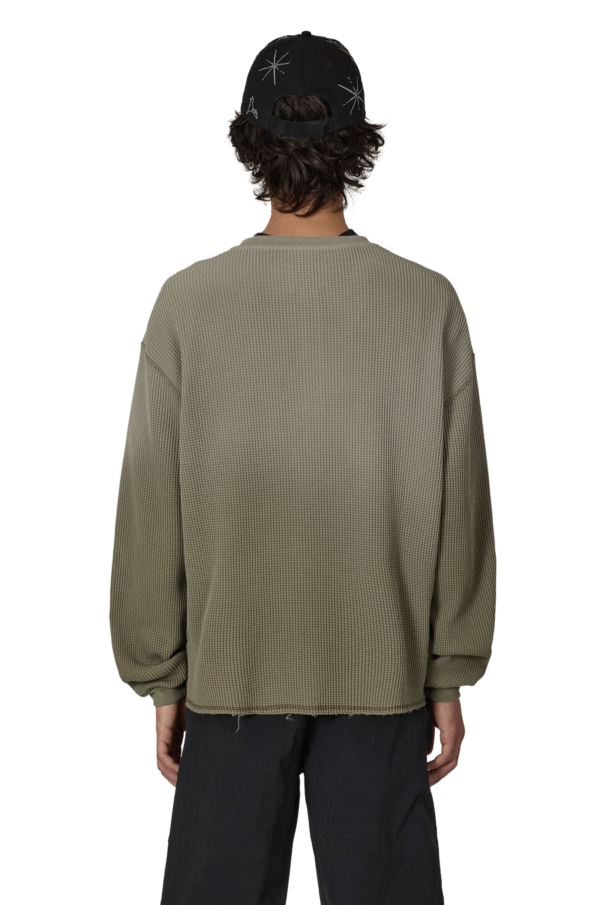 The ROA Bee Sun Faded Organic Waffle Serafino Long Sleeve Grey Green available online with global shipping, and in PAM Stores Melbourne and Sydney.